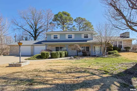 809 S Carbon St, Marion, IL 62959