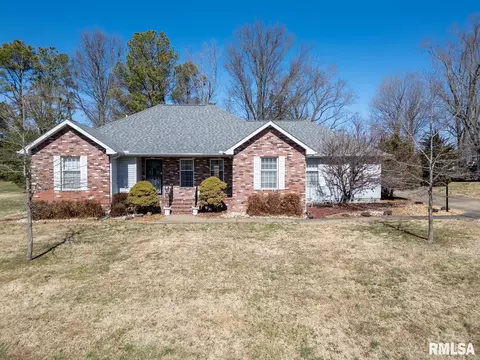 845 Stardust Dr, Herrin, IL 62948