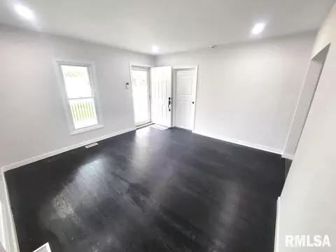 508 E Taylor St, Benton, IL 62812 photo 27