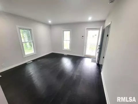 508 E Taylor St, Benton, IL 62812 photo 28