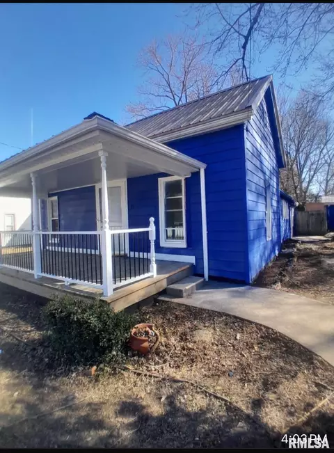 508 E Taylor St, Benton, IL 62812 photo 2