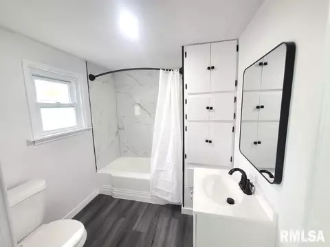 508 E Taylor St, Benton, IL 62812 photo 14