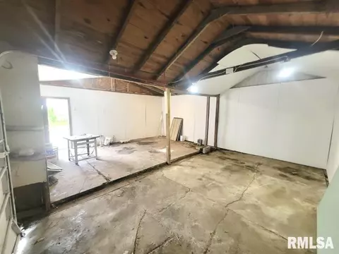 508 E Taylor St, Benton, IL 62812 photo 26