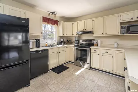 1905 Westminster Dr, Marion, IL 62959 photo 8