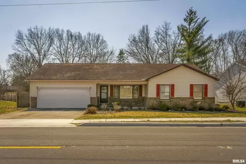 1905 Westminster Dr, Marion, IL 62959