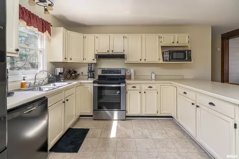 1905 Westminster Dr, Marion, IL 62959 photo 9