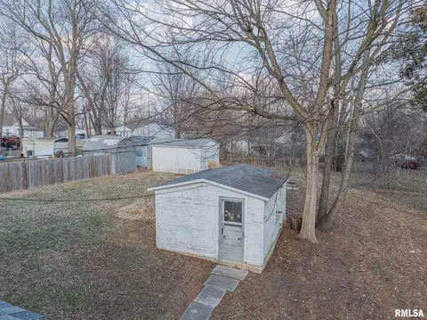 1431 Patterson St, Centralia, IL 62801 photo 8