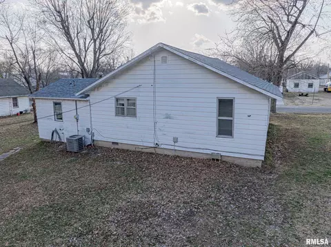 1431 Patterson St, Centralia, IL 62801 photo 6