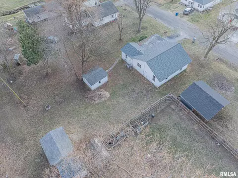 1431 Patterson St, Centralia, IL 62801 photo 5