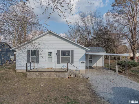 1431 Patterson St, Centralia, IL 62801
