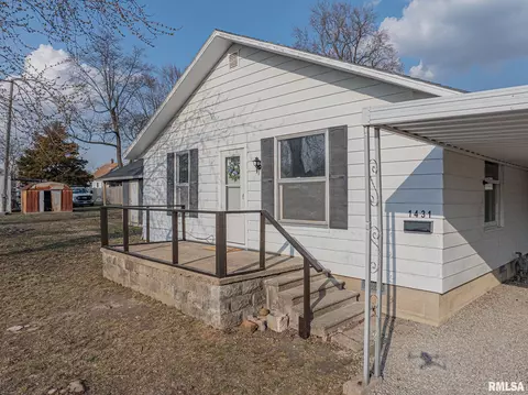 1431 Patterson St, Centralia, IL 62801 photo 9