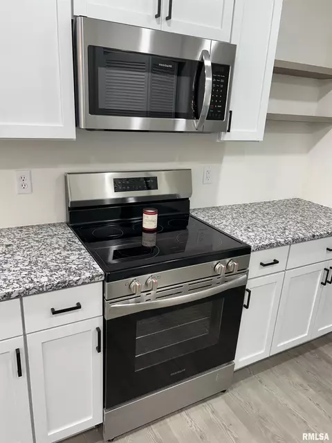 455 E Cedar Ave, Du Quoin, IL 62832 photo 8