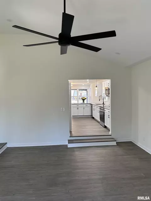 455 E Cedar Ave, Du Quoin, IL 62832 photo 22