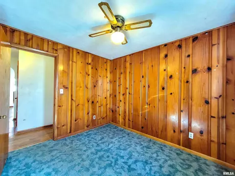 834 E 4th St, Flora, IL 62839 photo 36