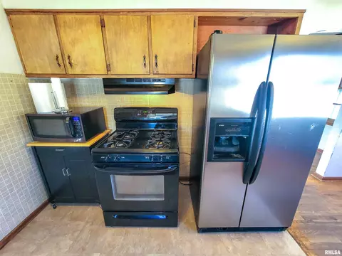 834 E 4th St, Flora, IL 62839 photo 14