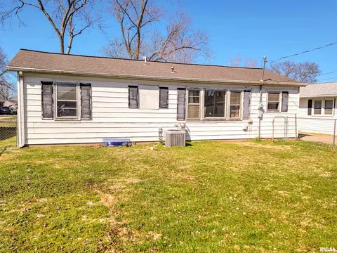 834 E 4th St, Flora, IL 62839 photo 56