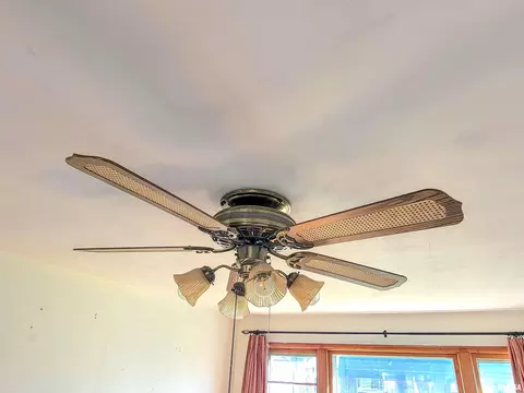 834 E 4th St, Flora, IL 62839 photo 12