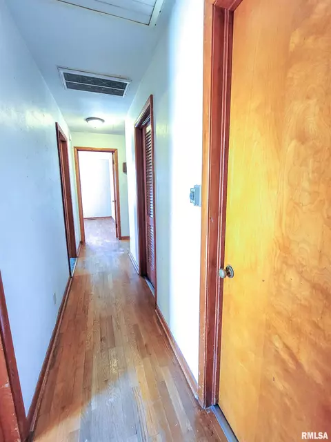 834 E 4th St, Flora, IL 62839 photo 49