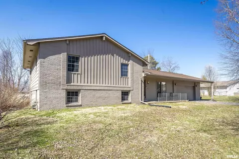 204 Lingale Ave, Marion, IL 62959 photo 2