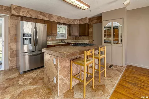 204 Lingale Ave, Marion, IL 62959 photo 8