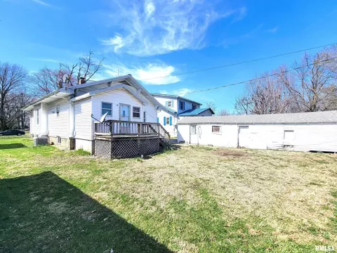 Exterior - 437 S Main St, Flora, IL 62839 photo 2 of 21