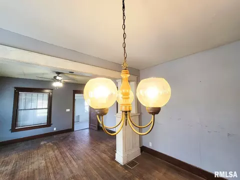 Living - 437 S Main St, Flora, IL 62839 photo 6 of 6