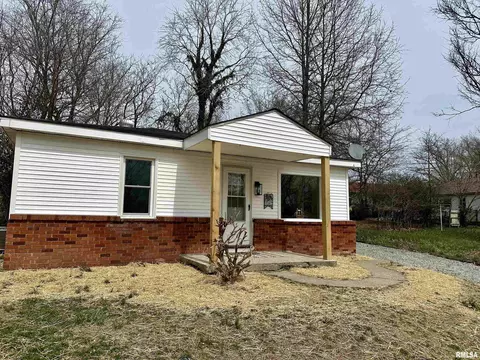 704 Royal Ave, Mount Vernon, IL 62864