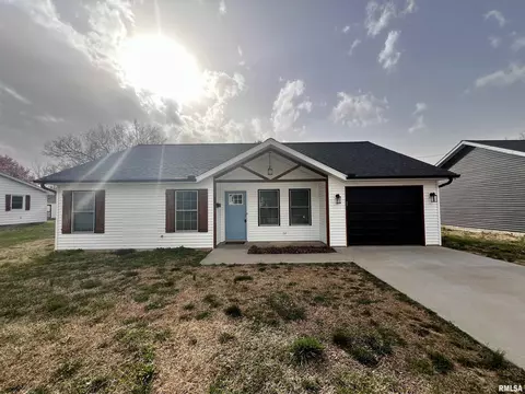 503 Missouri Ave, Carterville, IL 62918