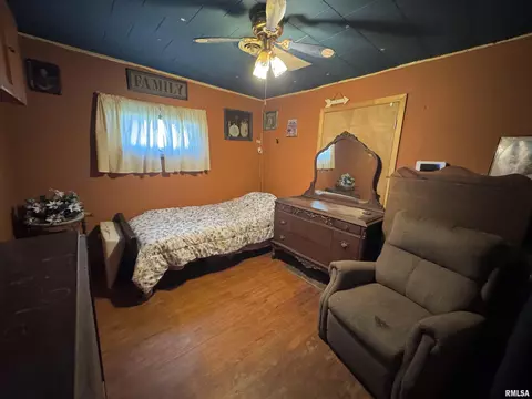 712 E 15th St, Centralia, IL 62801 photo 8