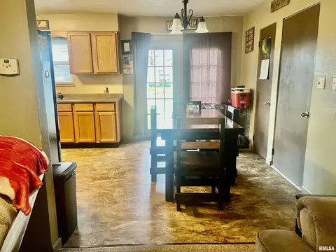 226 E William St, Salem, IL 62881 photo 12