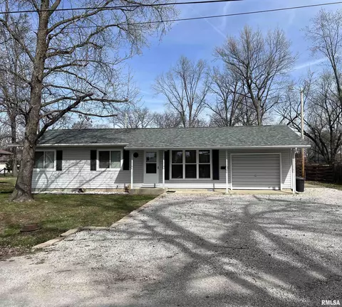 226 E William St, Salem, IL 62881 photo 1