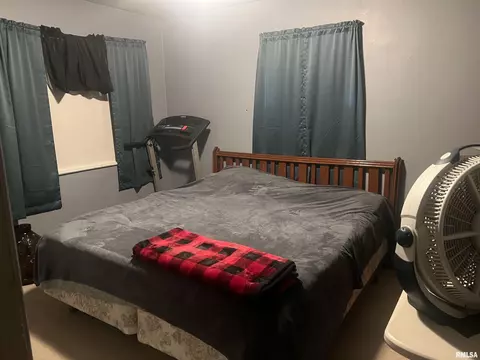 226 E William St, Salem, IL 62881 photo 8