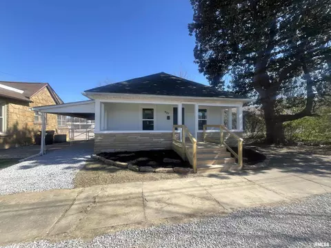 920 Vienna St, Metropolis, IL 62960