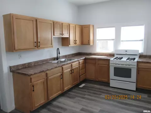 449 Bicknell St, Centralia, IL 62801 photo 6