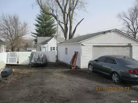 449 Bicknell St, Centralia, IL 62801 photo 3