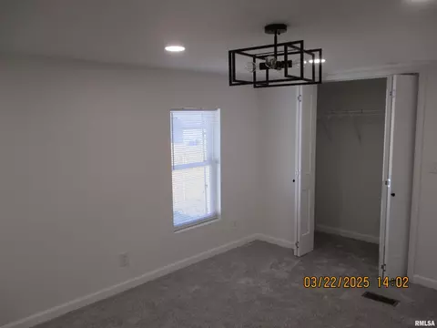 119 N Douglas St, Centralia, IL 62801 photo 8
