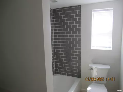 119 N Douglas St, Centralia, IL 62801 photo 9