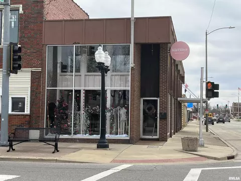 301 S Broadway St, Centralia, IL 62801 photo 2