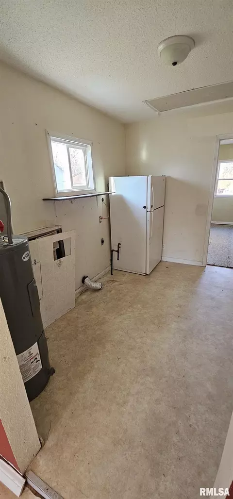 321 S Lackey St, Salem, IL 62881 photo 7