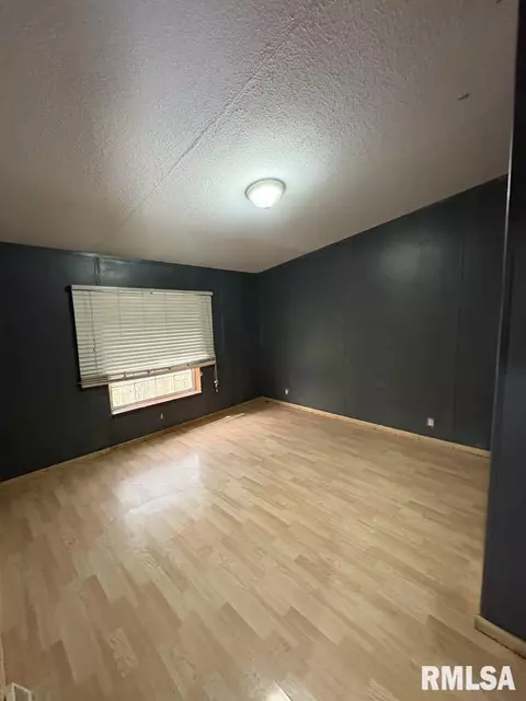 412 N Main St, Ewing, IL 62836 photo 22