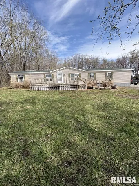 412 N Main St, Ewing, IL 62836