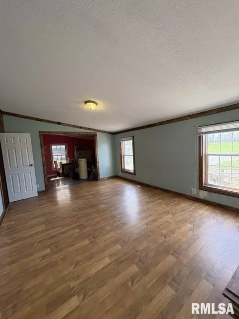 412 N Main St, Ewing, IL 62836 photo 6