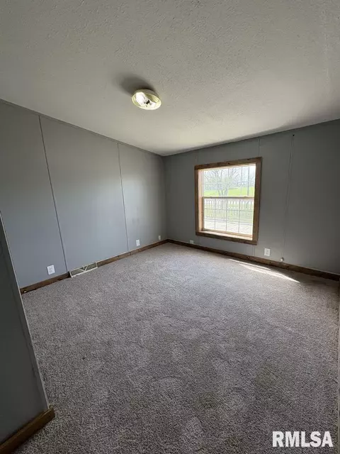 412 N Main St, Ewing, IL 62836 photo 23