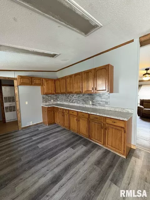 412 N Main St, Ewing, IL 62836 photo 10