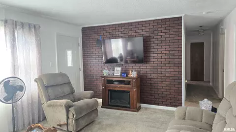 2424 Jones St, Eldorado, IL 62930 photo 9