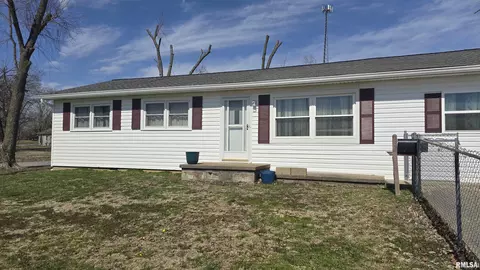 2424 Jones St, Eldorado, IL 62930 photo 6