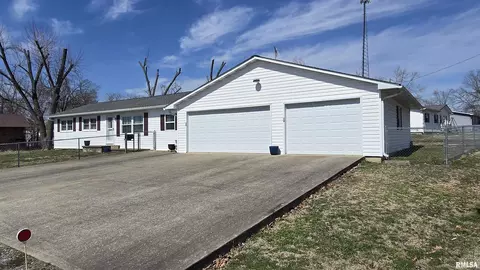 2424 Jones St, Eldorado, IL 62930 photo 5