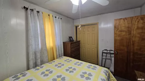 2424 Jones St, Eldorado, IL 62930 photo 19