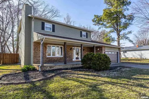17 Blackberry Ln, Herrin, IL 62948