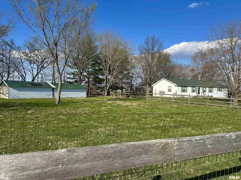 1219 Buchanan Rd, Iuka, IL 62849 photo 2